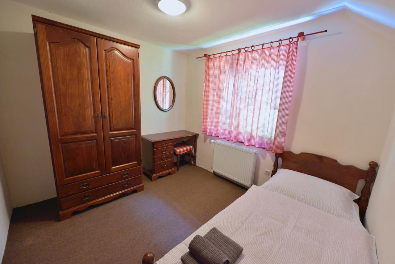 Holiday Home Davca ツェルクノ エクステリア 写真